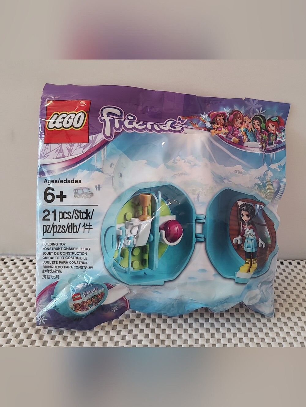 Lego Friends 5004920 Emma's Ski Pod NWT Building Toy Set